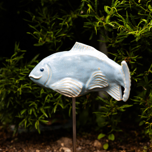 MEDIUM FISH IN THE GARDEN: SKY BLUE